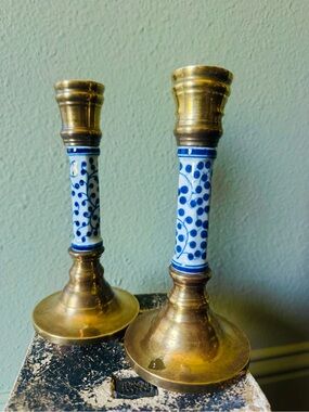 Vtg Set 2 Solid Brass Candlestick Holder Blue White Delft Chinoiserie